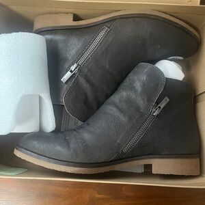 NIB Lucky Brand darn brown  Leather Ankle Boots sz 8.5